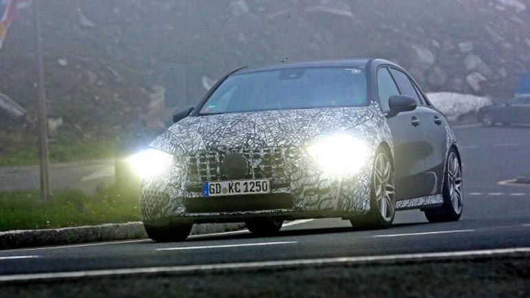 Με 400+ ίππους, 8άρι κιβώτιο και drift mode η νέα A45 AMG